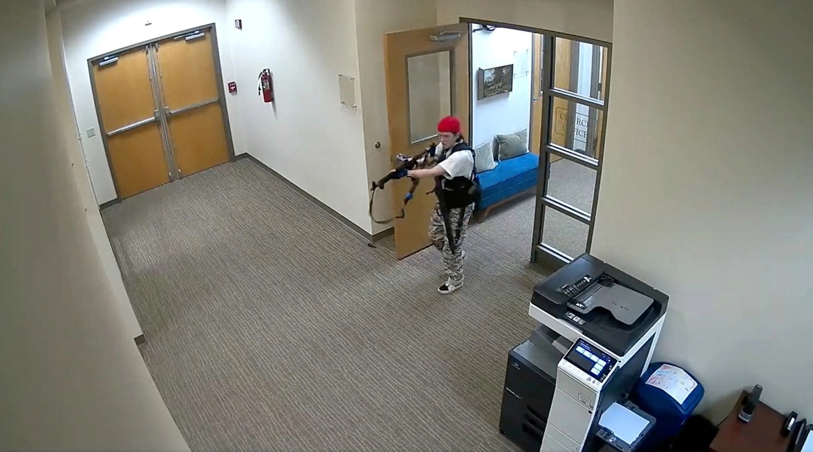 Broj žrtava u pucnjavi u školi porastao na sedam, napadač tinejdžerka