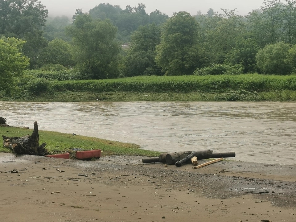 Bujični vodotoci izazvali veću štetu u teslićkim naseljima