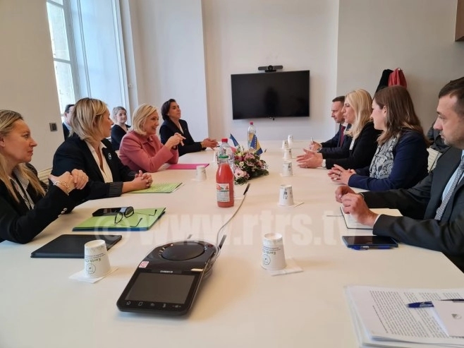 Cvijanovićeva u Parizu sa Le Penovom i poslanicima Nacionalnog okupljanja