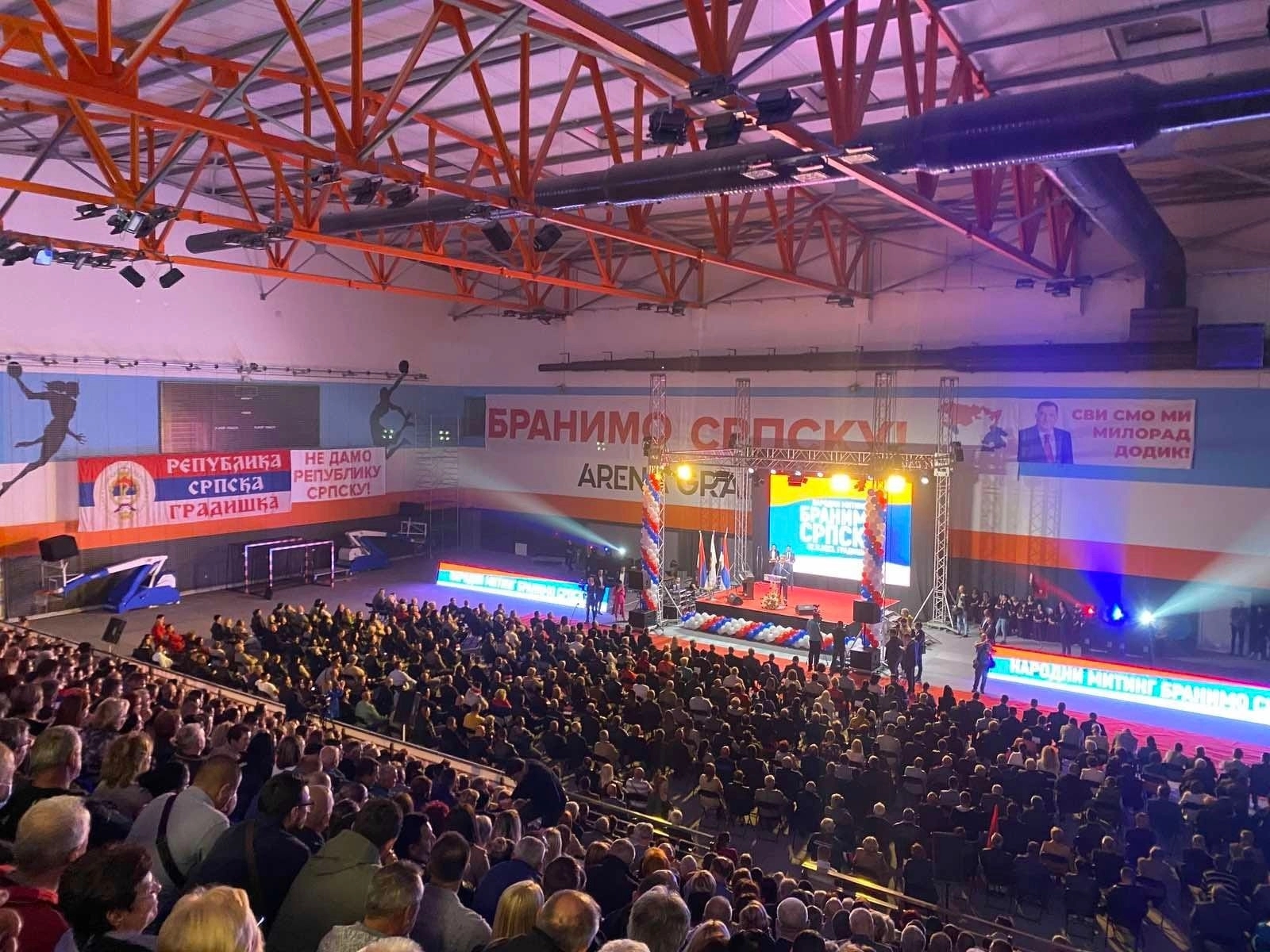 Gradiška čvrsto uz predsjednika i institucije Srpske