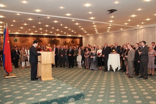 Kina uputila diplomatsku notu: Ne prihvata legitimitet Kristijana Šmita