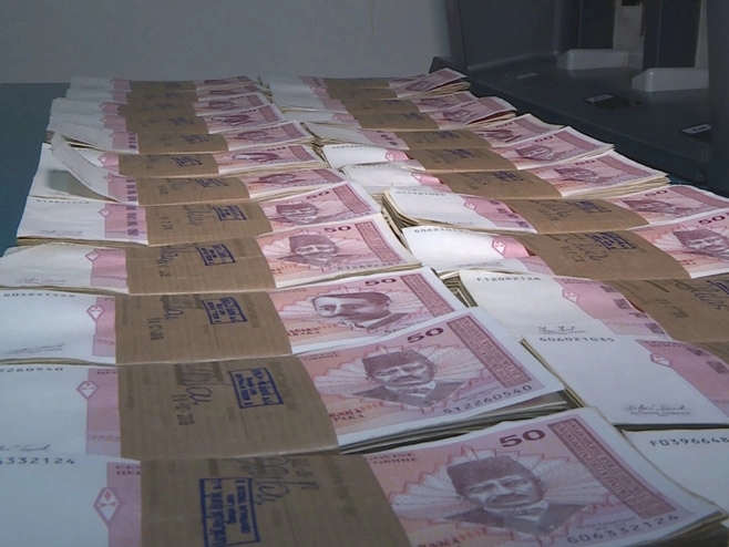 Kreditna zaduženost građana narasla na 11,5 milijardi KM