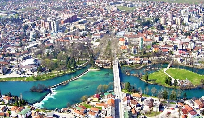 Listama nepoželjnih do zakona o negiranju genocida