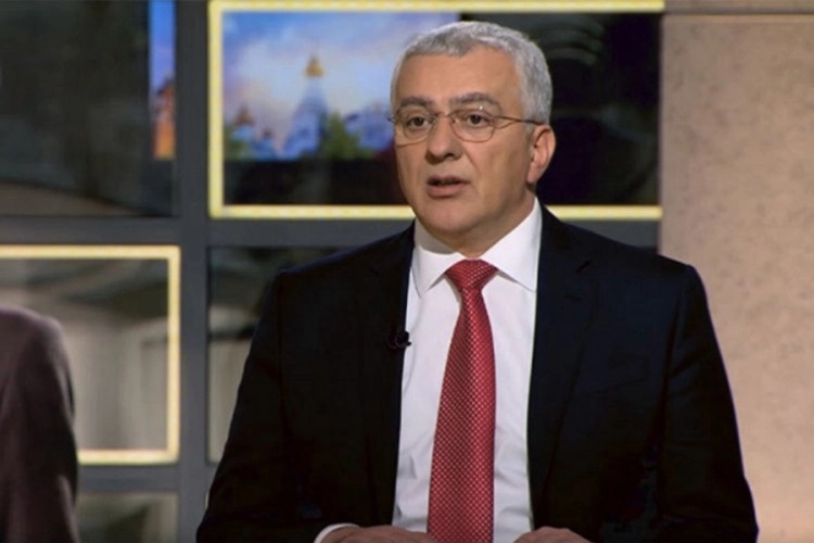 Mandić čestitao Dan srpskog jedinstva, slobode i nacionalne zastave