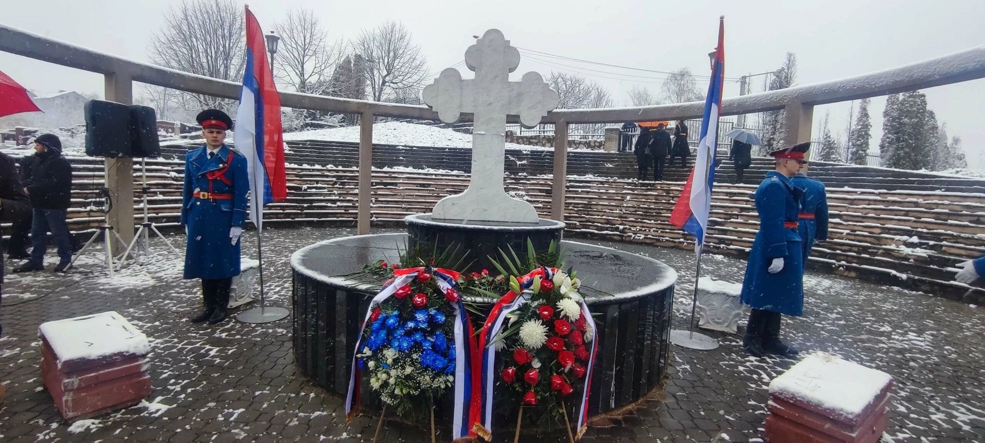 Na Spomen kosturnici na Gradskom groblju u Banjaluci položeni vijenci