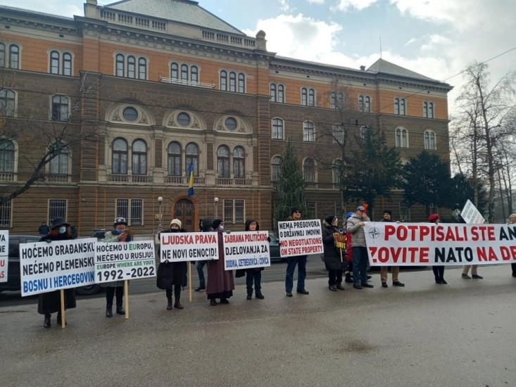 Održani protesti građana ispred Predsjedništva BiH: Evropo, gdje si?