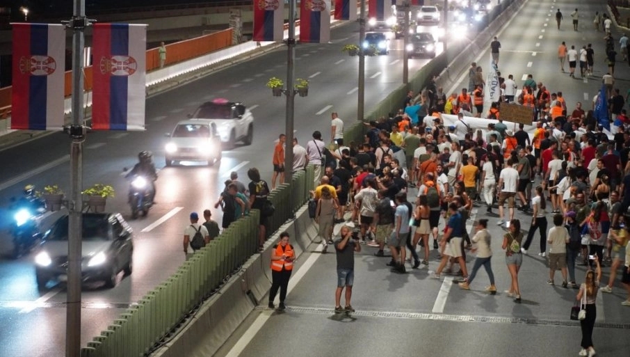Otkriveno ko stoji iza pokušaja organizovanja „obojene revolucije“ u Srbiji.