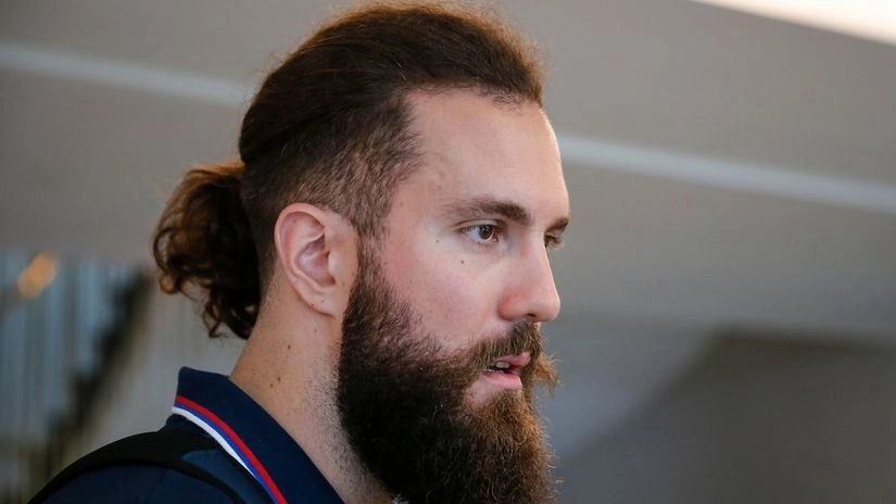 Pijani policajac pištoljem prijetio  košarkašu Miroslavu Raduljici