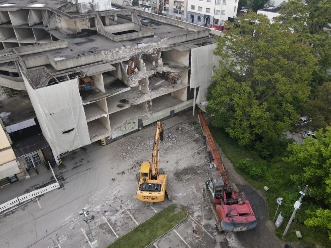 Počelo rušenje hotela “Palas”