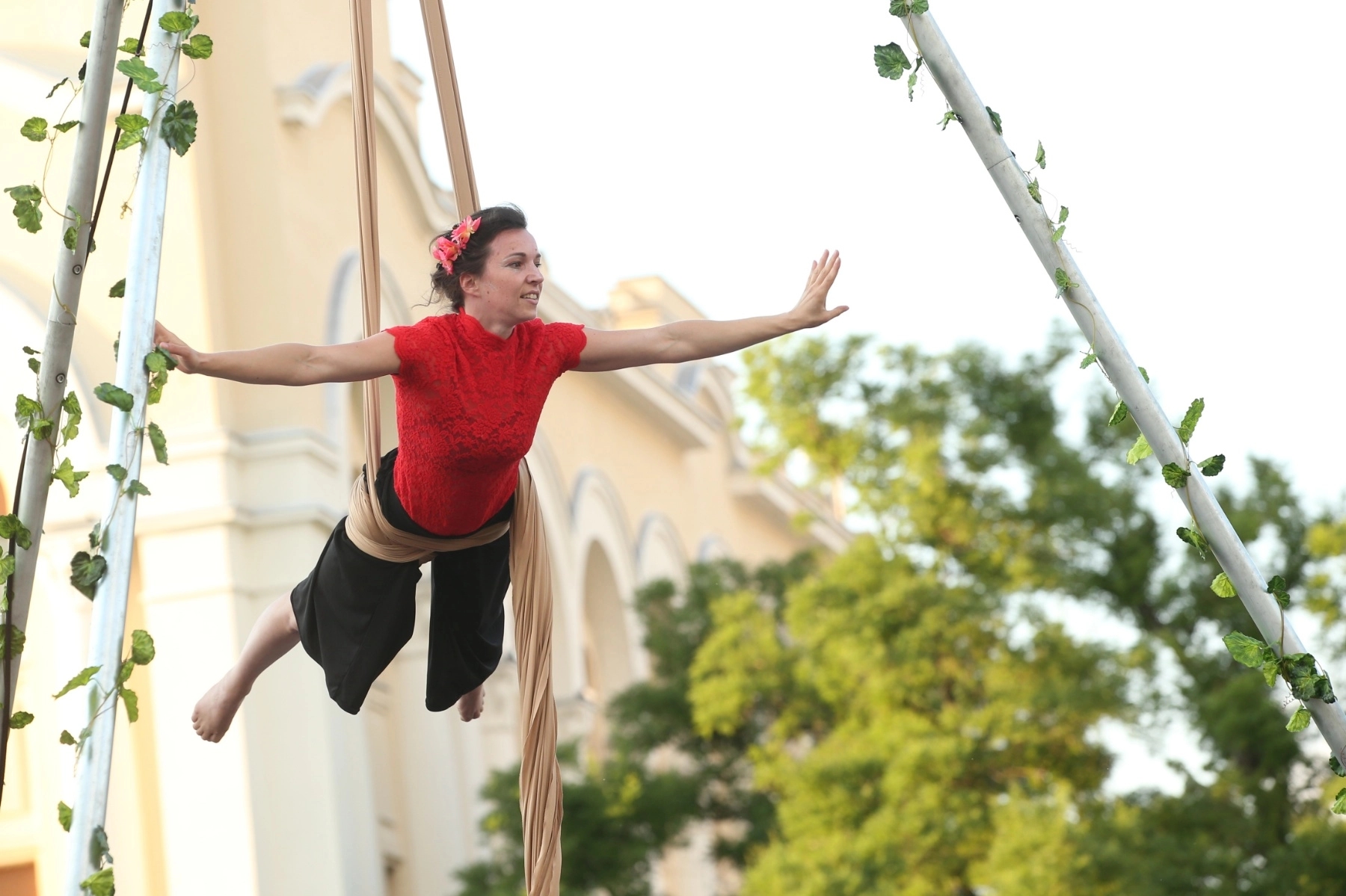 Počeo prvi Festival uličnih zabavljača “Trotoart”