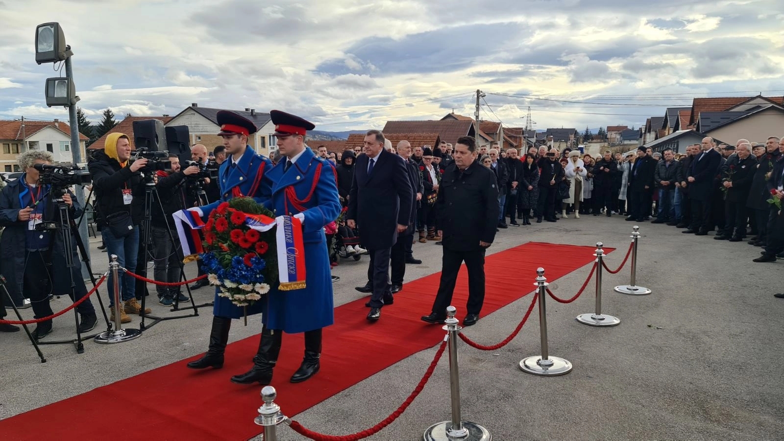 Položeni vijenci na srpskom vojničkom spomen-groblju “Mali Zejtinlik” u Sokocu