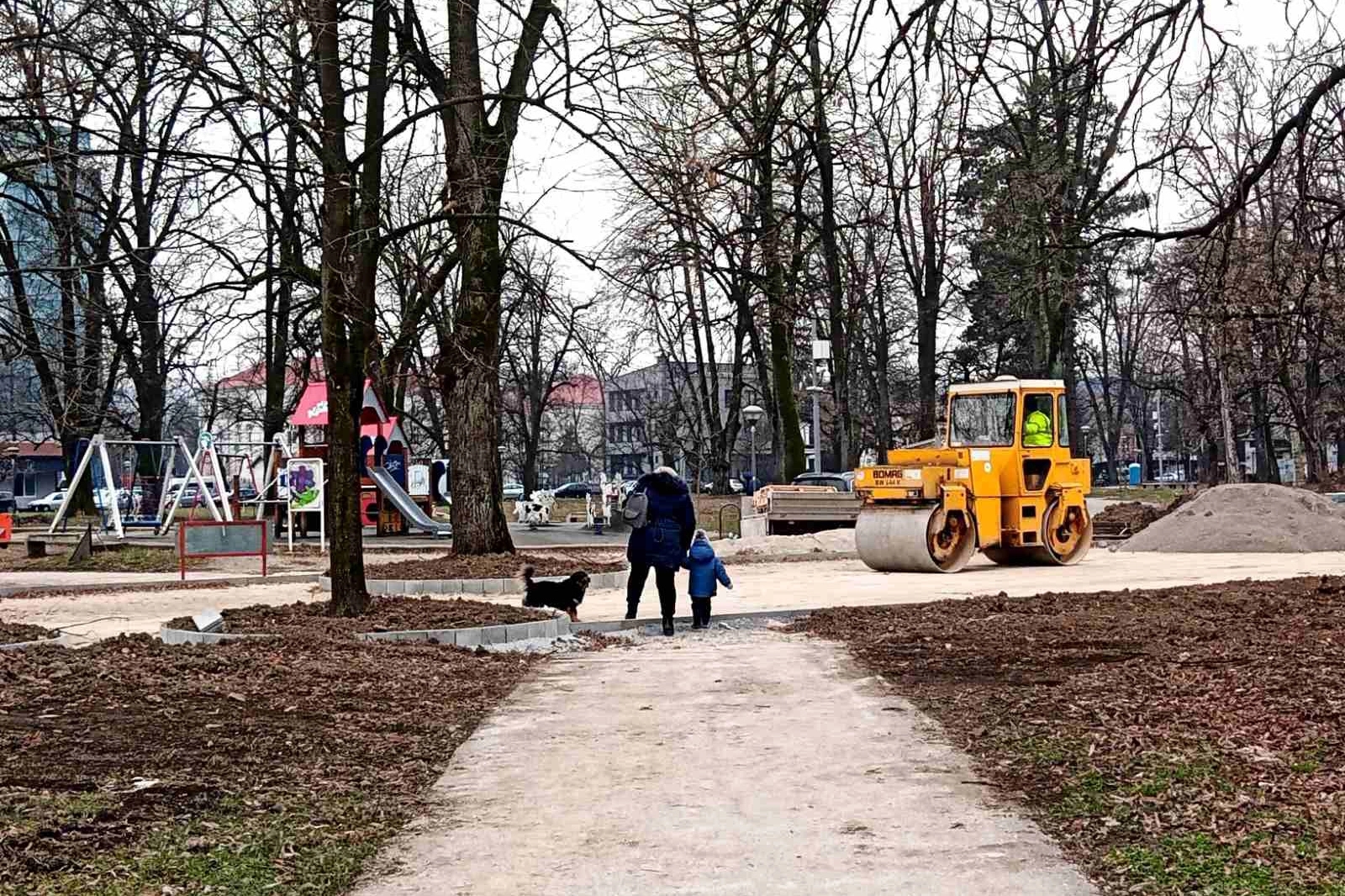 Popločavanje parka “Mladen Stojanović” podijelilo Banjalučane