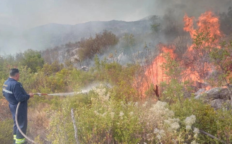 Požari u Hercegovini i dalje aktivni, zatražena pomoć Oružanih snaga BiH