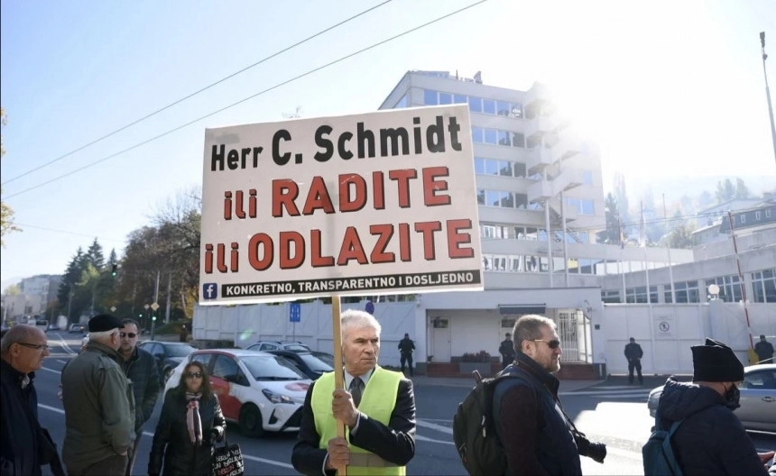 Protest ispred OHR-a u Sarajevu: “Niko ne može da ponižava građane BiH”