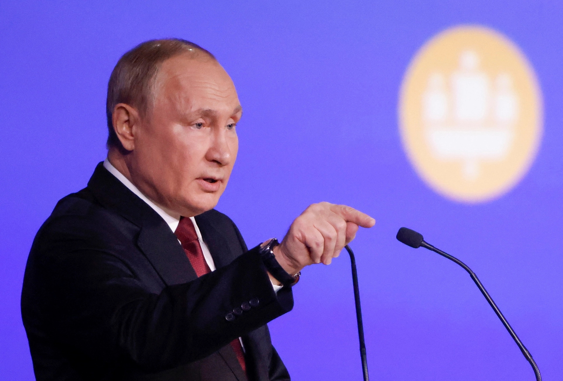 Putin: Genetika može da donese oružje strašne razorne moći