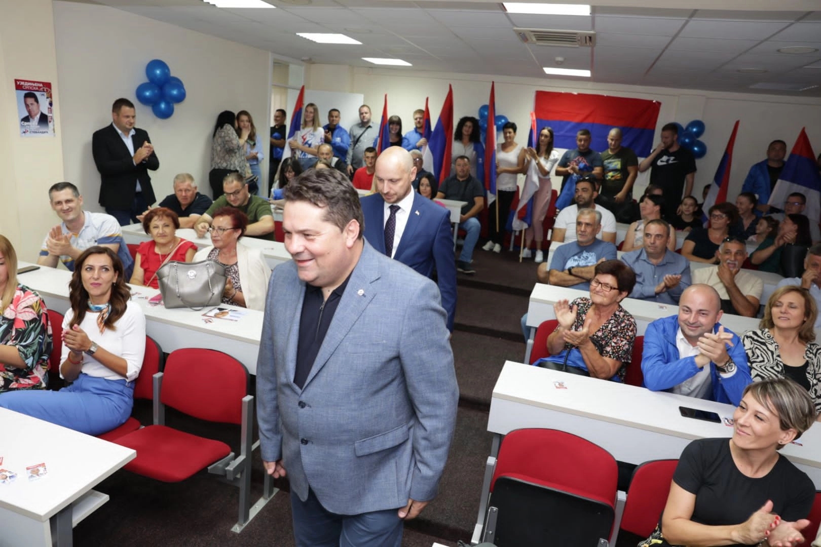 Srbac okupiran bojama Ujedinjene Srpske