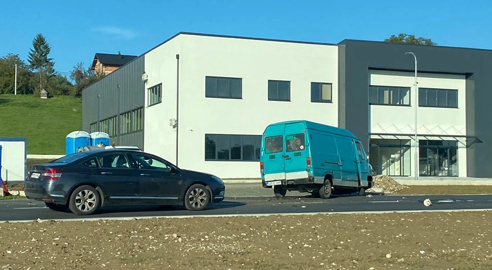 Sudar automobila i kombija u Banjaluci