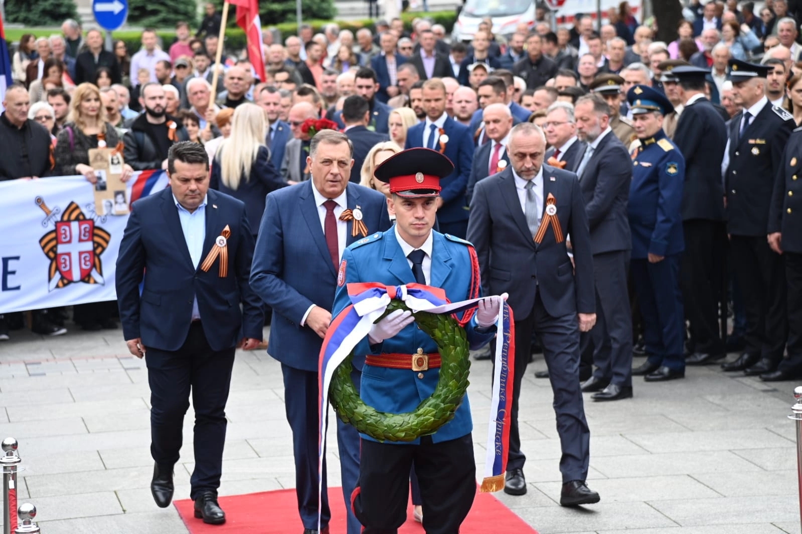 U Banjaluci marš “Besmrtnog puka”; Položeni vijenci na Spomenik žrtvama fašizma