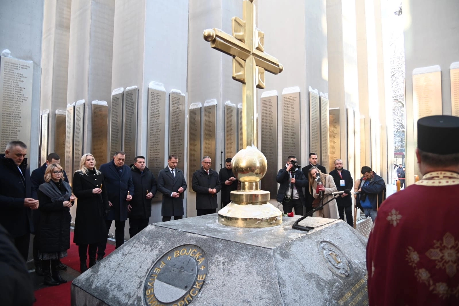 U Banjaluci otkriveno i osveštano Centralno spomen-obilježje