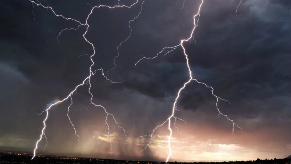 U BiH se očekuje grmljavinsko nevrijeme i hrvatski DHMZ izdao upozorenje
