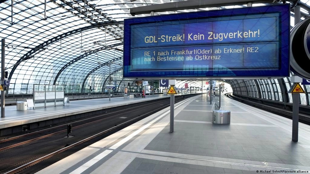 U Njemačkoj obustavljen željeznički saobraćaj zbog štrajka mašinovođa