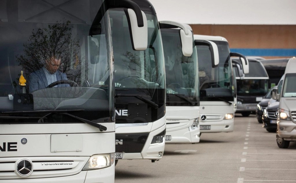 Učenicima u Srpskoj dozvoljene mature i ekskurzije