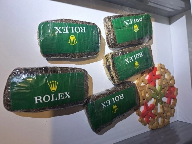 Uhapšene 3 osobe, oduzeta veća količina droge i para