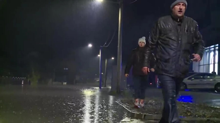 Vanredno u Kozarskoj Dubici, klizište prijeti pucanju nasipa