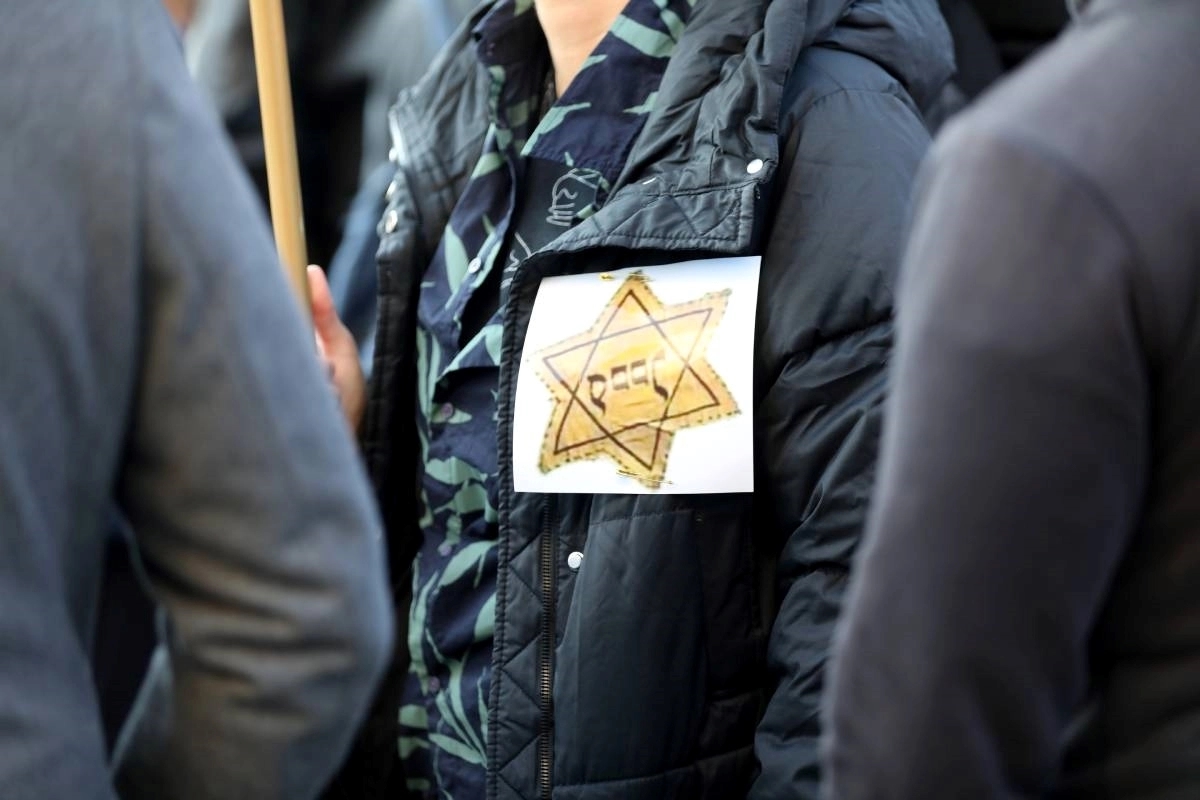 Više od 10.000 ljudi na protestu protiv kovid potvrda i epidemioloških mjera