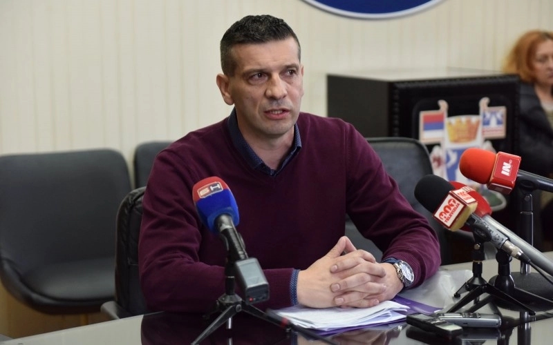 Zelenović: Neće biti smanjenja plata