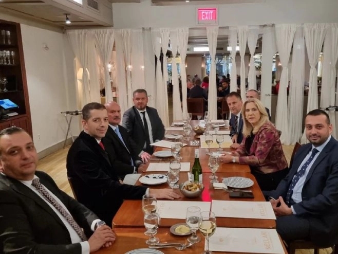 Željka Cvijanović se sastala sa ambasadorima iz regiona