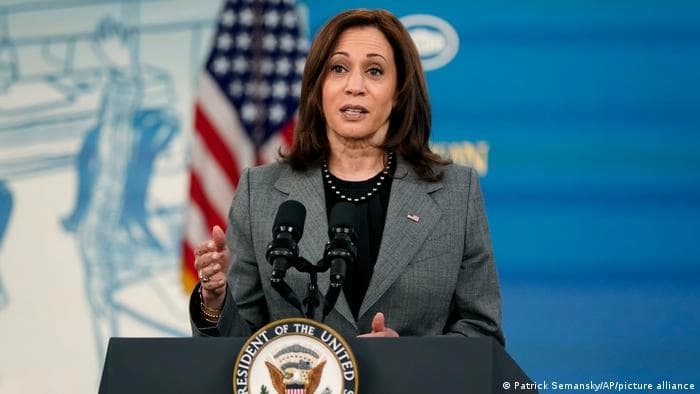 Američka potpredsjednica Kamala Harris poziva na zabranu vatrenog oružja