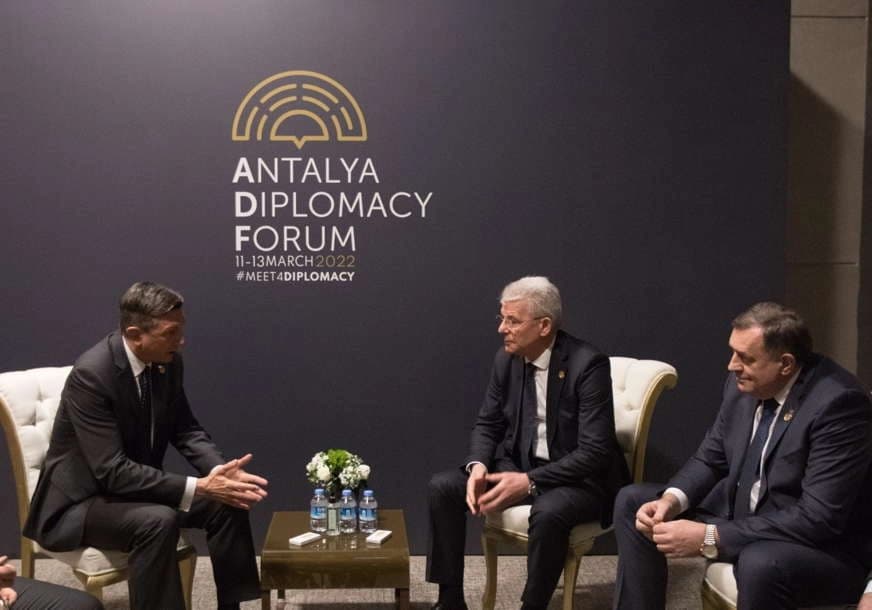 Burno na diplomatskom forumu u Antaliji