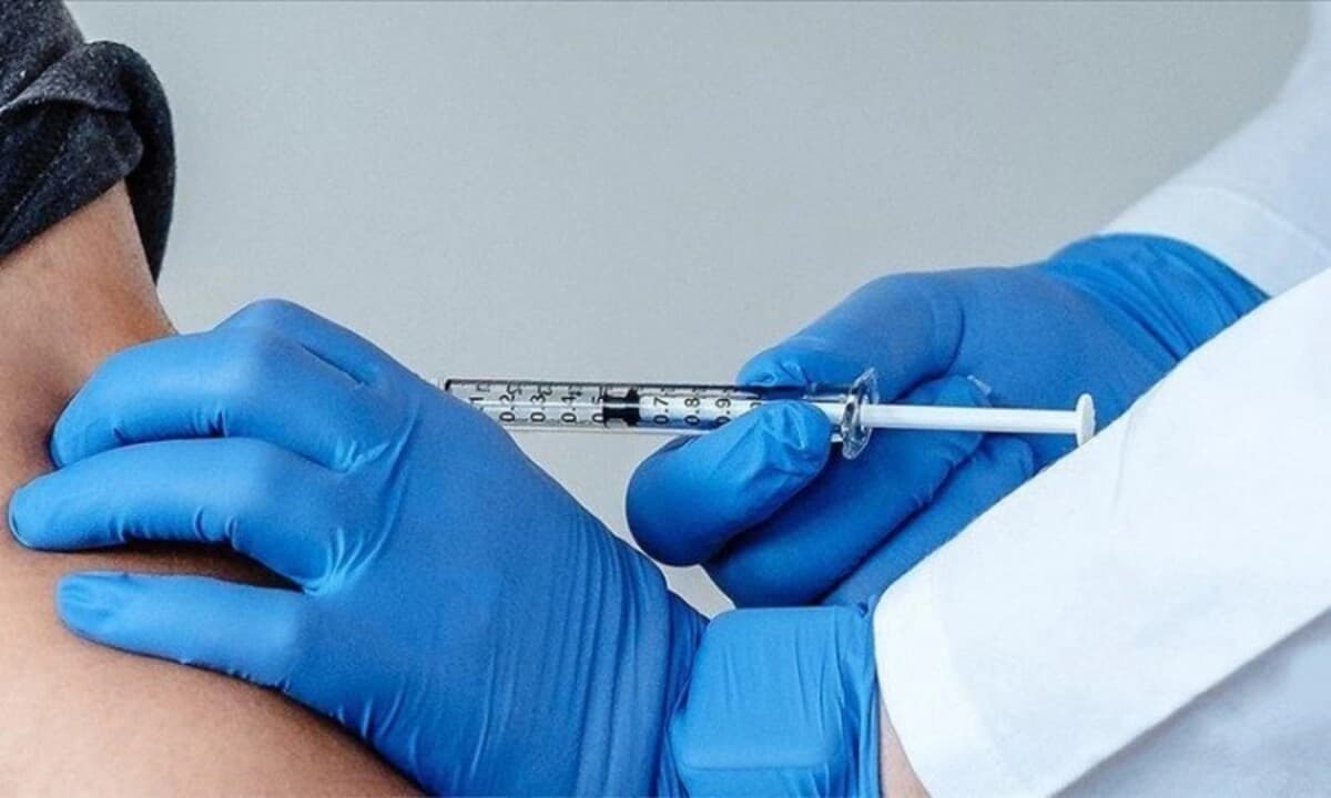 Da li sme da se primi vakcina protiv gripa i kovida u isto vreme?