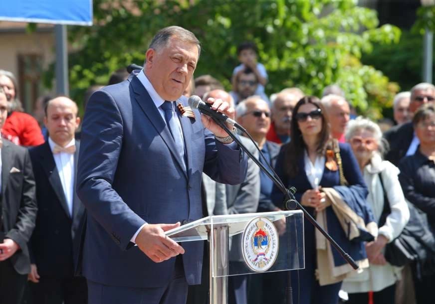 Dodik osudio sramotni vandalski napad na Staru crkvu u Mostaru