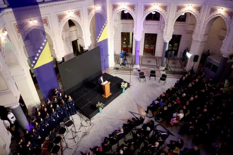 Gaf u Sarajevu: Zastave BiH postavljene naopako