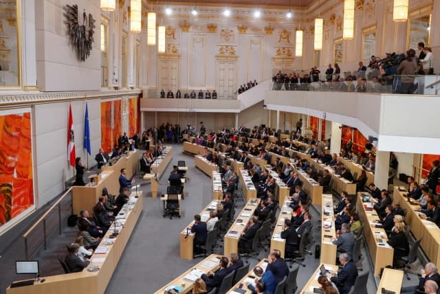 Gornji dom austrijskog parlamenta usvojio zakon o obaveznoj vakcinaciji