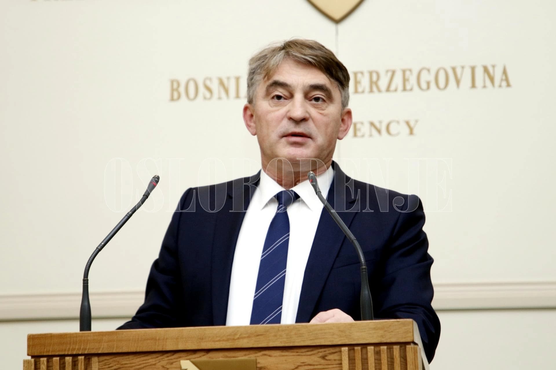 Komšić: Netačno da je dolazak britanskih vojnih stručnjaka u BiH nezakonit