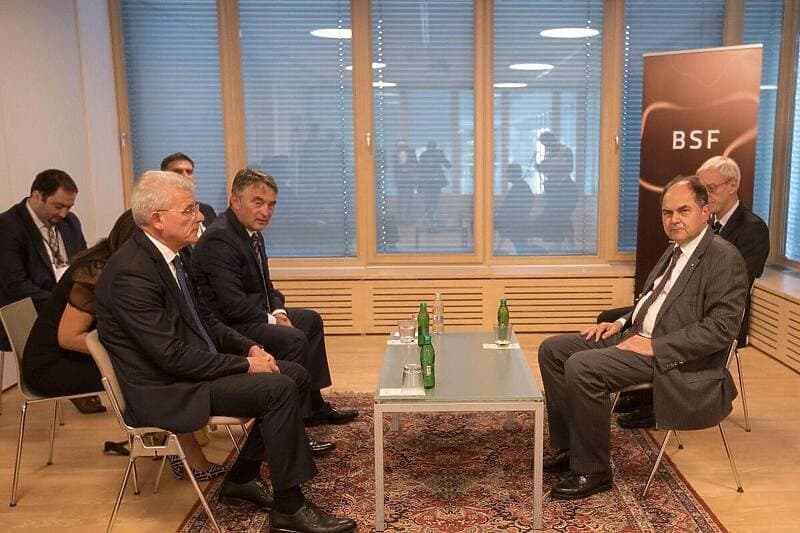 Komšić: Razgovarali smo s Merkel, Schmidtov stav nije zvanični stav Njemačke