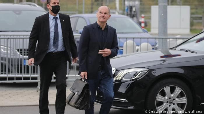 Mediji: Šolc od Zelenskog tražio da odustane od NATO, on odbio