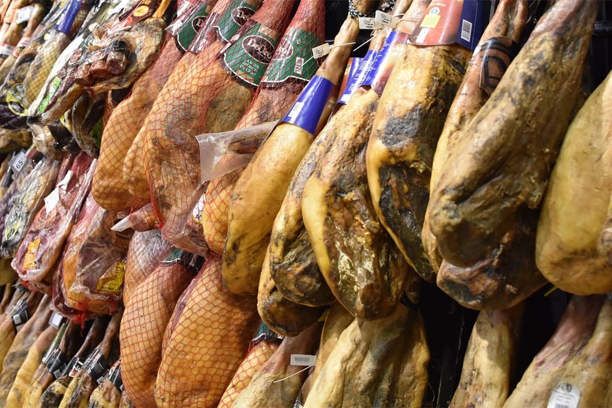 Na graničnom prelazu zaplijenjeno 200 kilograma suvog mesa