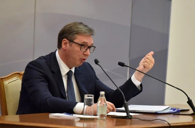 Nove pretnje upućene Vučiću: “Ti si mrtav”