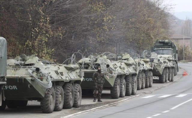Oglasio se Kfor o zahtevu da se na KiM pošalje vojska Srbije
