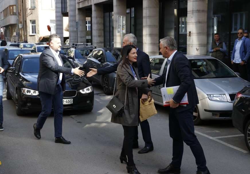 Opozicija predala zahtjev za ponovno brojanje za predsjednika RS