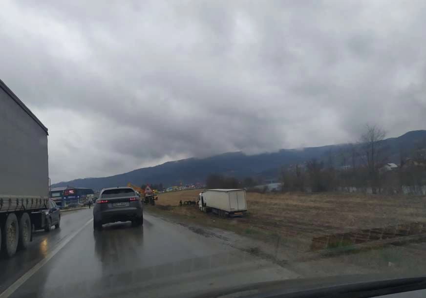 Poginuo suvozač iz automobila nakon sudara sa kamionom