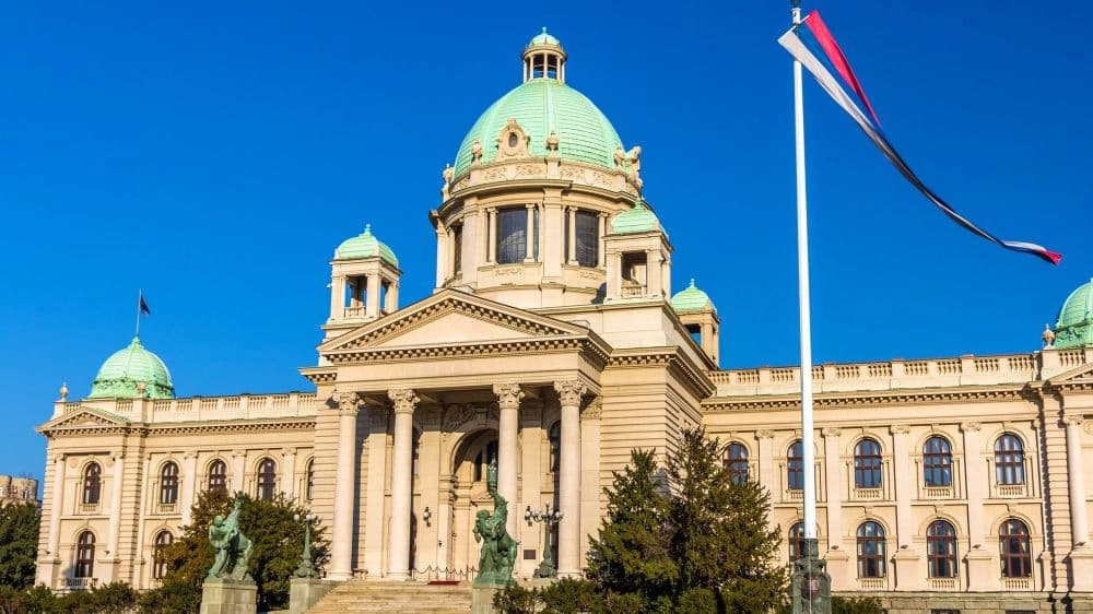 Potukli se poslanici na sjednici Skupštine Srbije