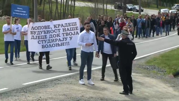 Protest DNS-a u Čelincu: Željko lopove, prodao si vjeru za večeru