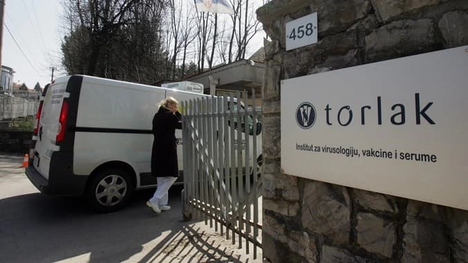 Prvu srpsku vakcinu Sputnjik prima doktor Danica Grujičić