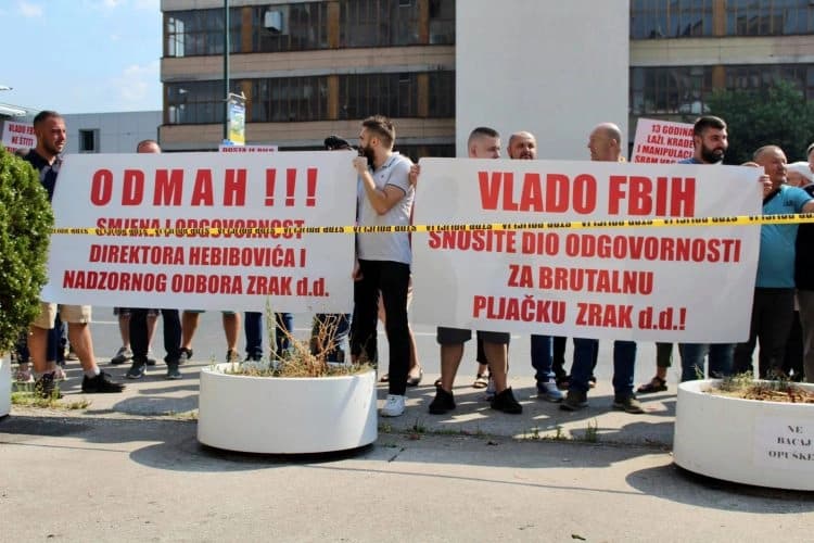 Radnici “Zraka” protestuju ispred Vlade FBiH, najavili i štrajk glađu