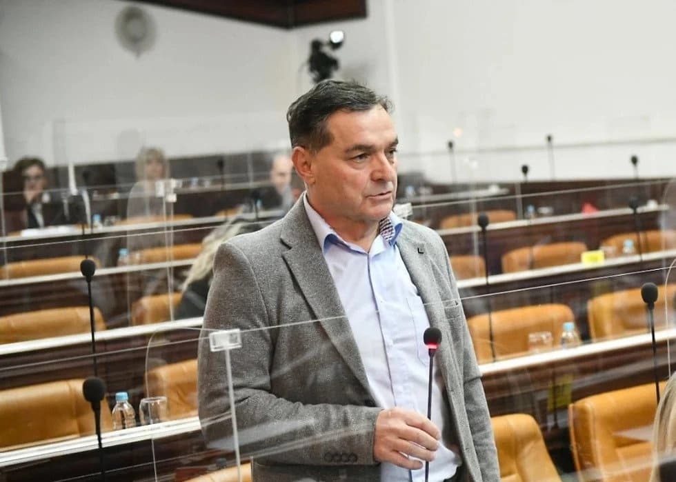 Rosić upitao, Stanivuković obećao: Obilićevo dobija uslužnu “sobu 16”